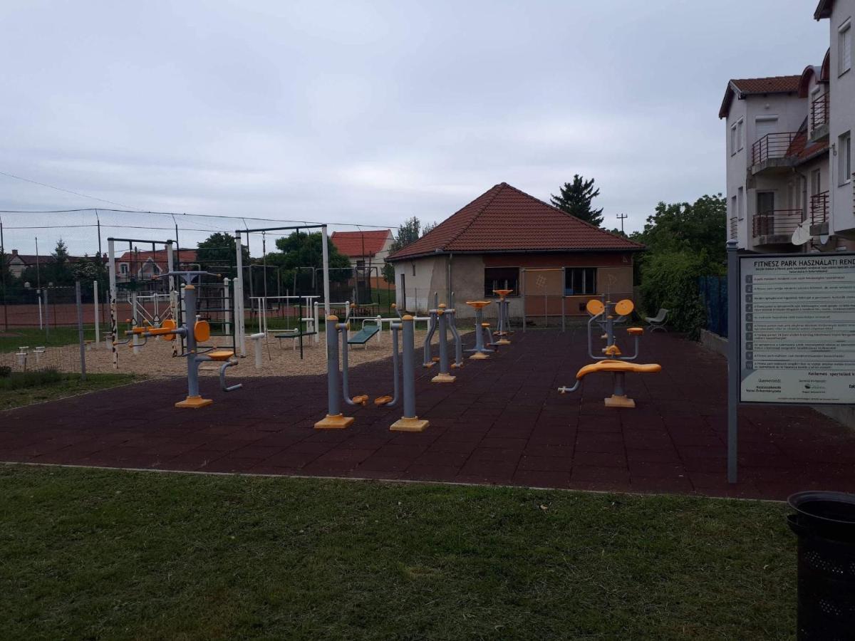 Gabrielle Apartman Hajdúszoboszló Exterior foto